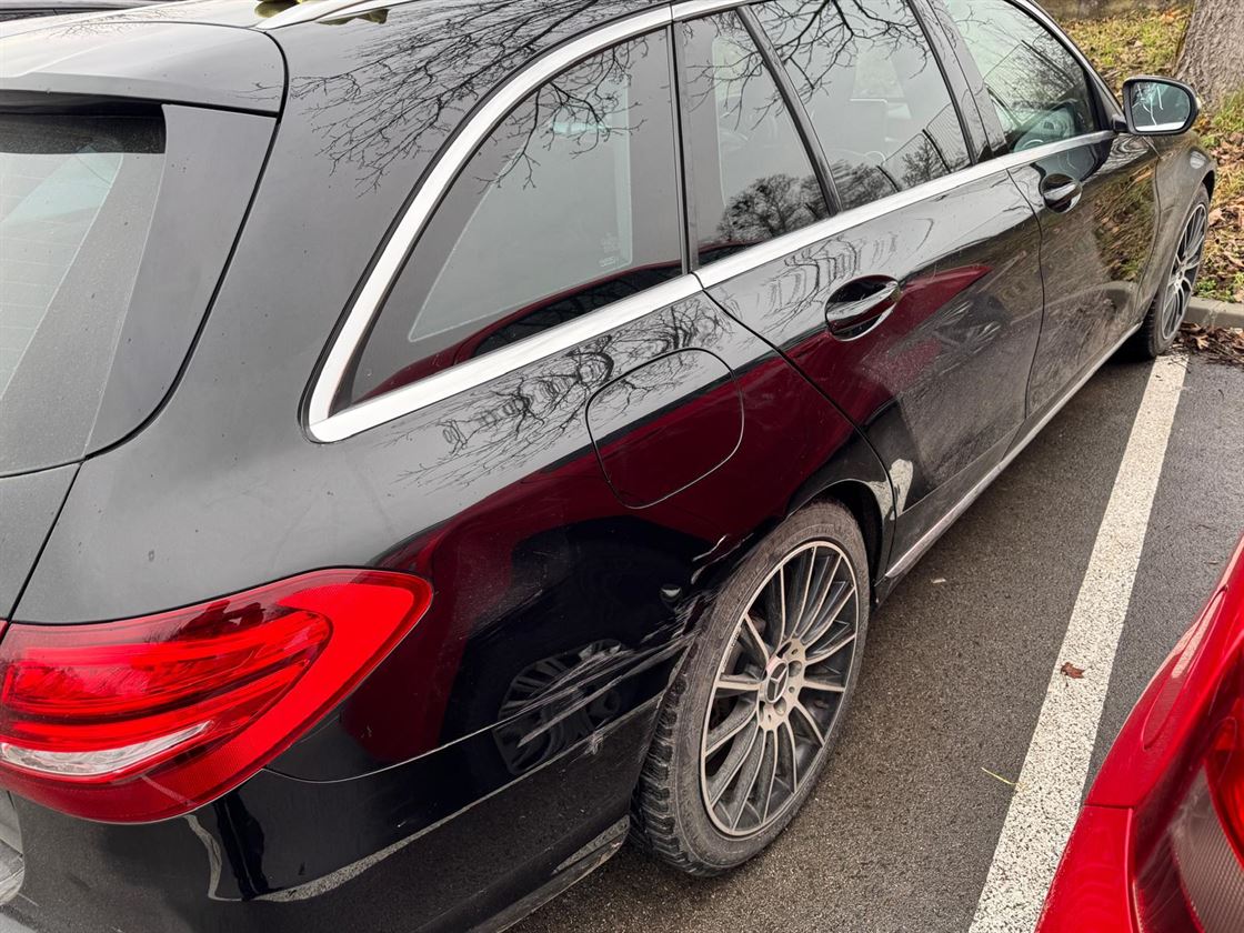 Mercedes-Benz C220 – oštećenje nakon saobraćajne nezgode – naplata štete Beograd