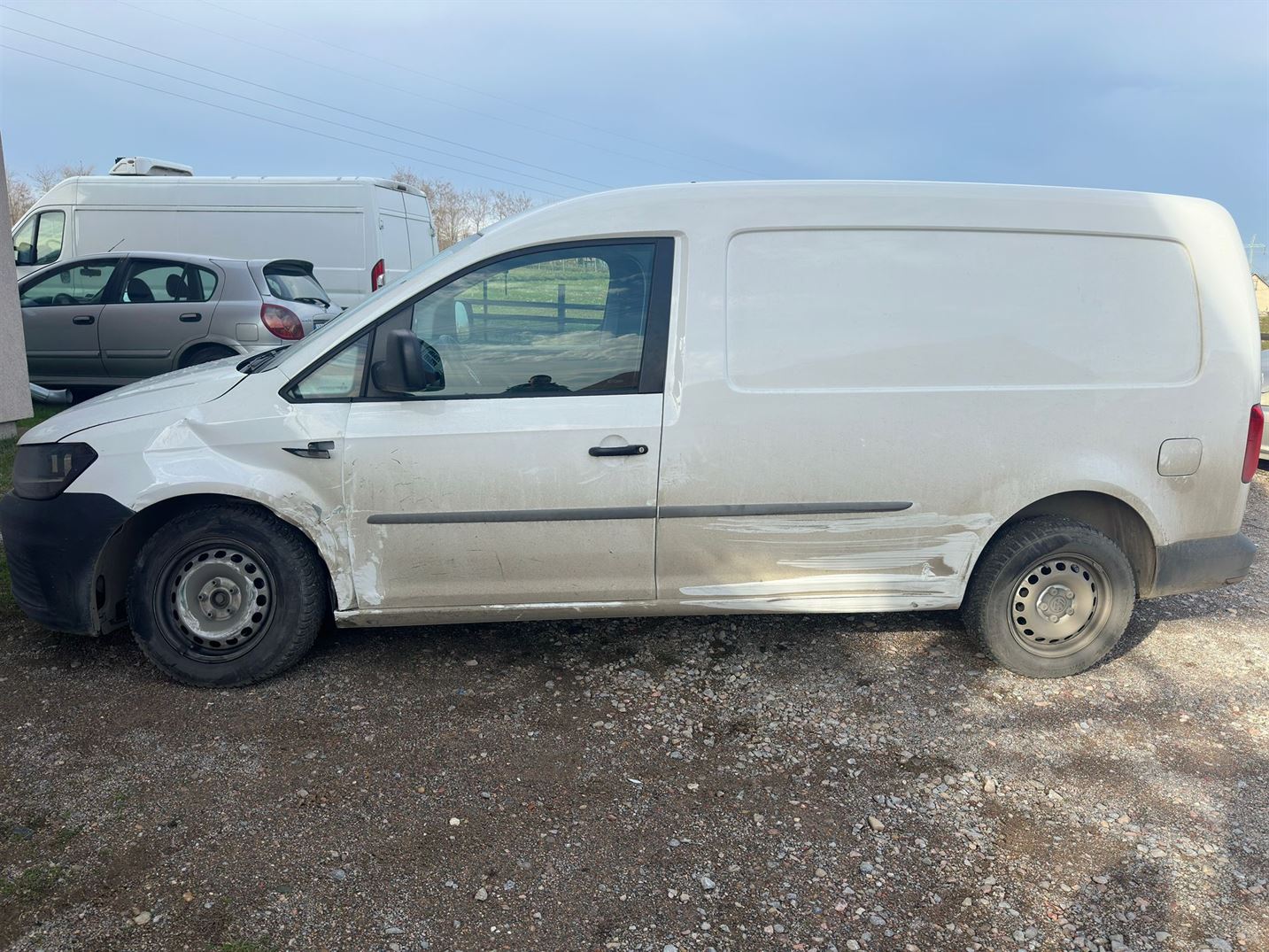 Volkswagen Caddy – oštećenje iz saobraćajne nezgode – naplata štete Beograd